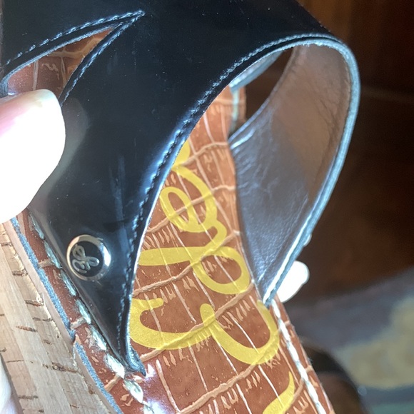 Sam Edelman black patent leather wedges w/ brown leather insole, rubber bottom 7 - Picture 9 of 11